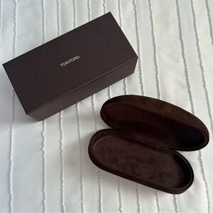 •Tom Ford brown sunglasses case & box•